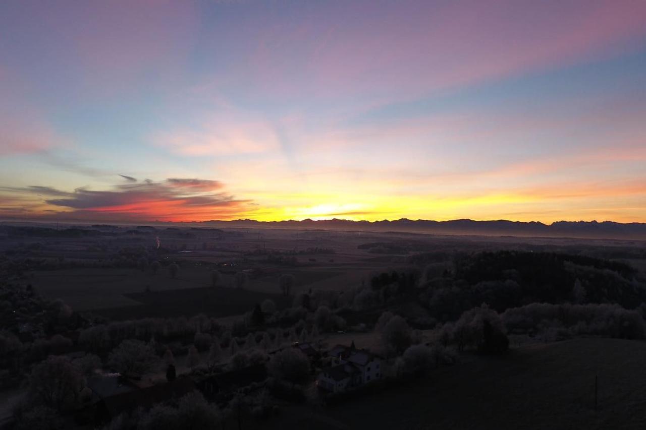 Alpenblick Nahe München mit Outdoor Whirlpool - 21 Min von München mit Zug Assling Exterior foto