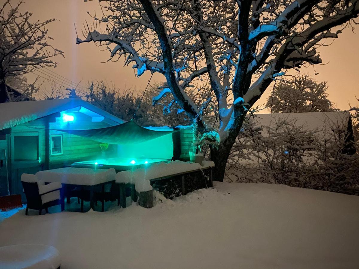 Alpenblick Nahe München mit Outdoor Whirlpool - 21 Min von München mit Zug Assling Exterior foto